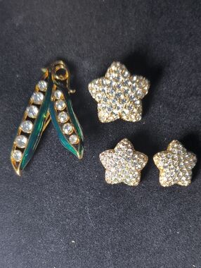 Monet Gold-Tone Green Seed Pod & Star Pins 4 Pcs